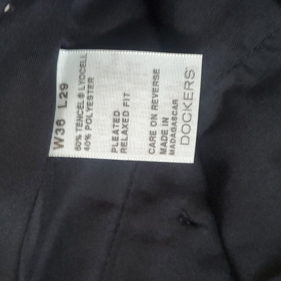 BUNDLE 2-Dockers Premium 36 x 29 - Picture 7 of 9